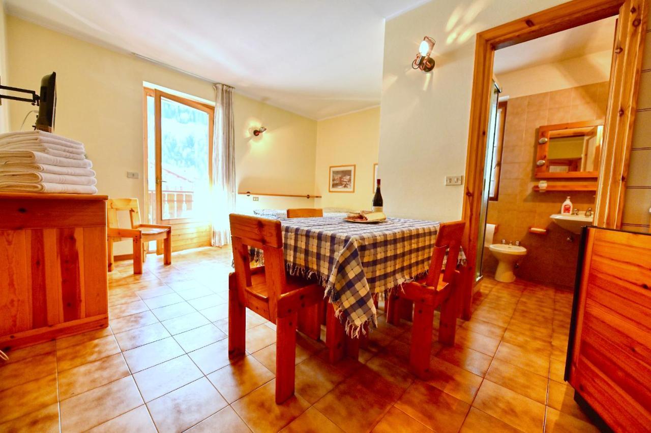 Residence Raethia Tra Bormio E Livigno Pradelle ภายนอก รูปภาพ